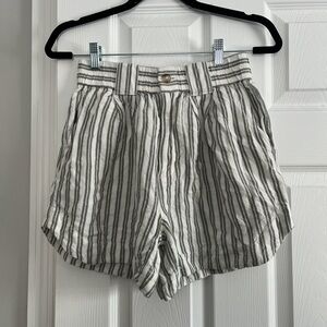 Madewell White Green Linen blend shorts